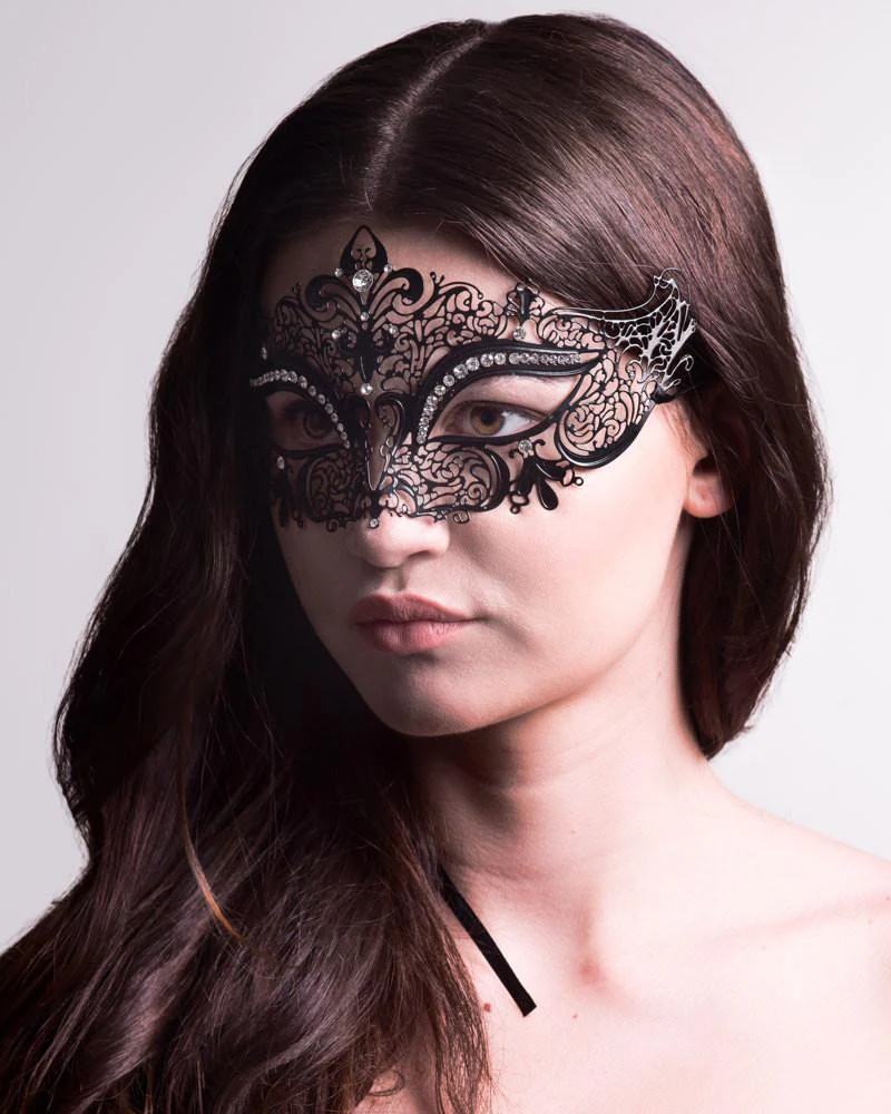 Black Queen Stras - Image 3